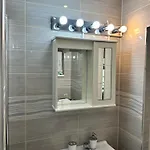 Apartman Lora *