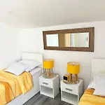 Lora Apartman *