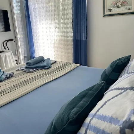 Lora Apartmán *