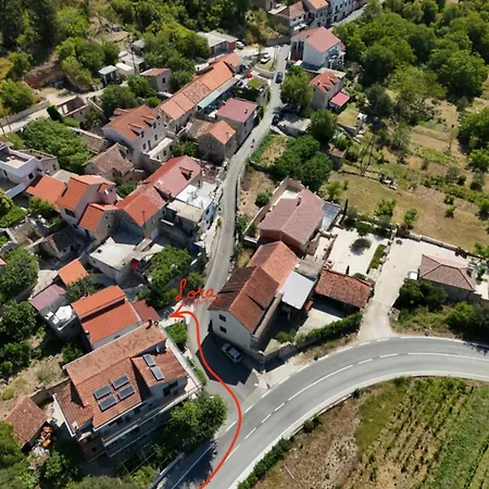Lora Apartmán *