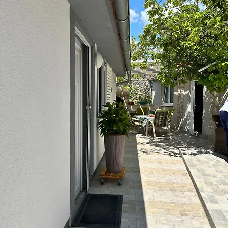 Lora Apartment *