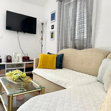 Apartmán Lora *