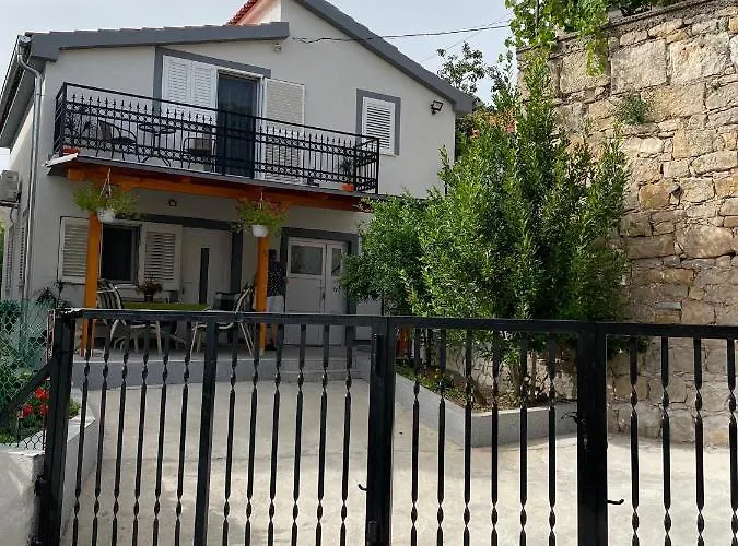 Apartment Lora Skradin