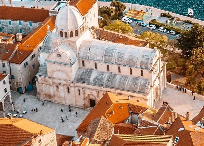 Апартаменты Lora