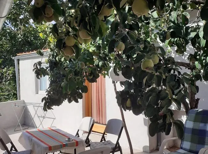 Lora Апартаменты *