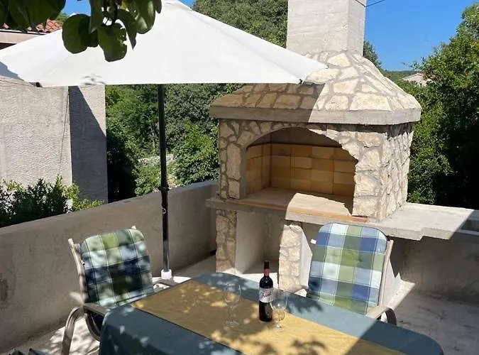 Апартаменты Lora